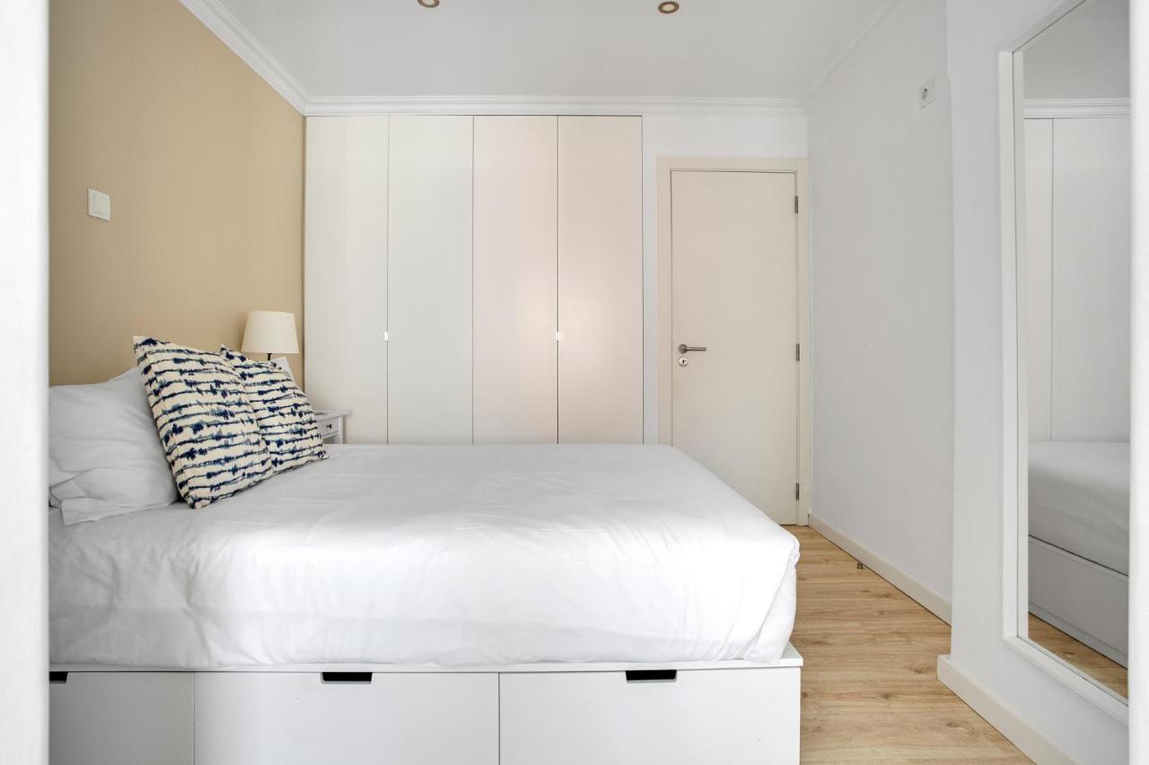 Modern 2 Bedroom In Estrela With Outside Terrace! Amazing For Families, Couples, Friends Apartamento