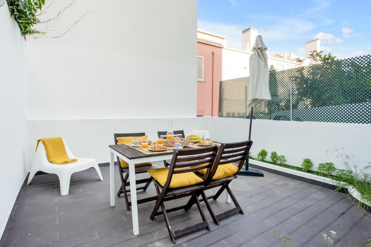 Apartamento Modern 2 Bedroom In Estrela With Outside Terrace! Amazing For Families, Couples, Friends Lisboa